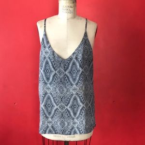Blue tank with pattern